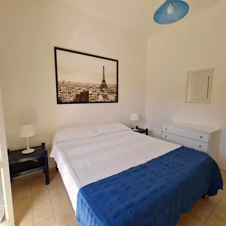 R14 - Trilocale Con Ampio Terrazzo Анкона