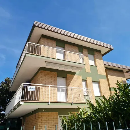 R14 - Trilocale Con Ampio Terrazzo Lägenhet